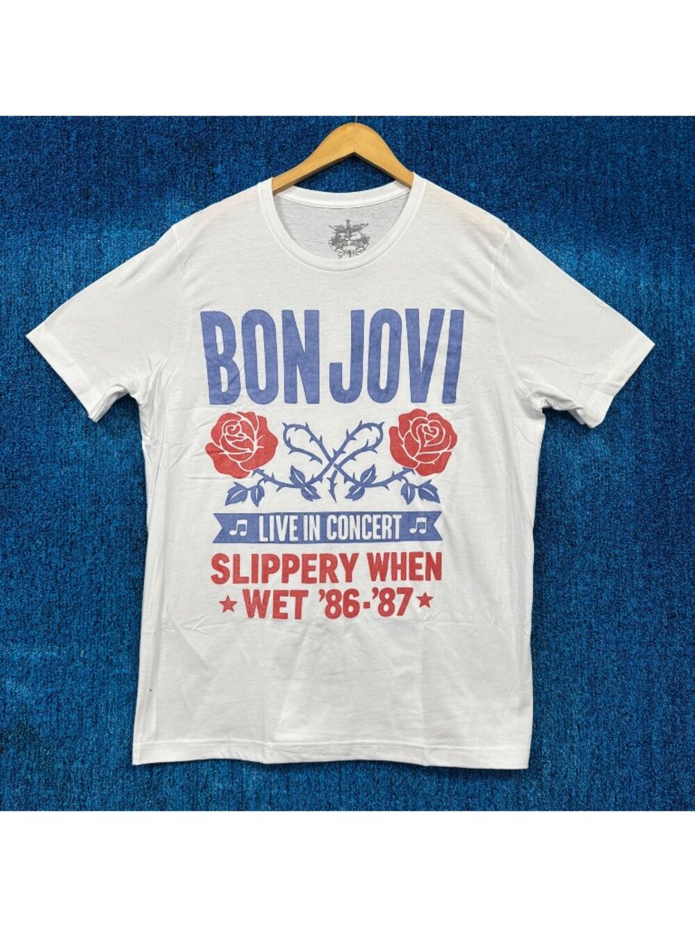 Bon Jovi “Slippery When Wet” Graphic T-Shirt Size Extra Large